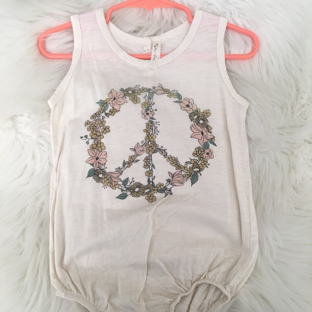❌ SOLD ❌ Rylee + Cru peace bubble